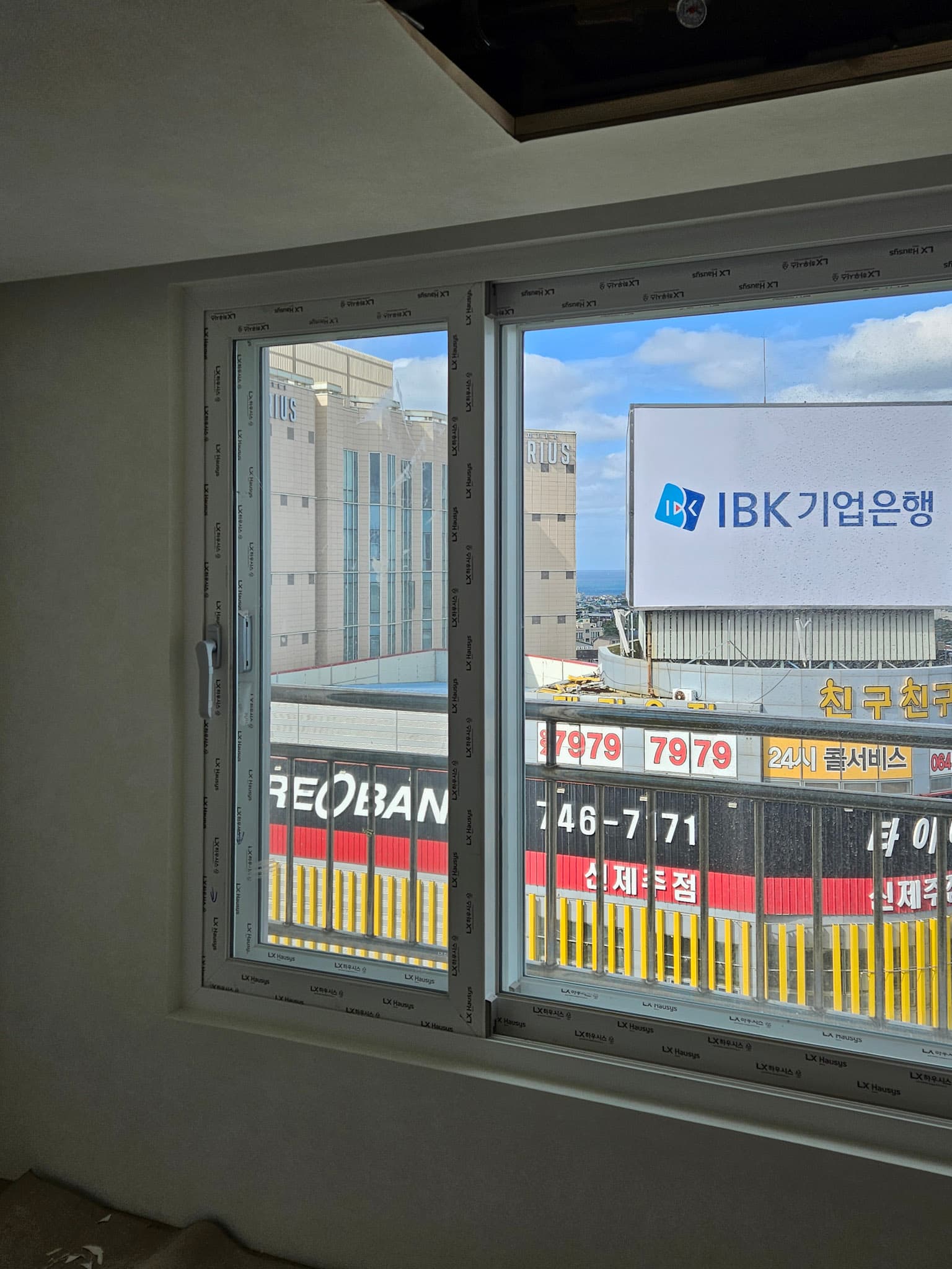 3f948e36bae94b31b17f9cda1656b38d.jpg